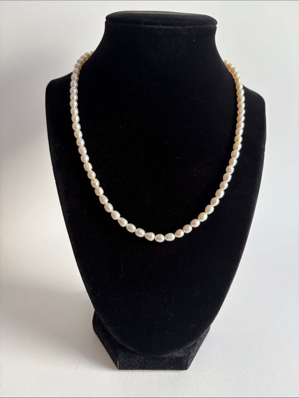 Kelvin Gem & Pearls Freshwater Pearl Necklace White Knotted